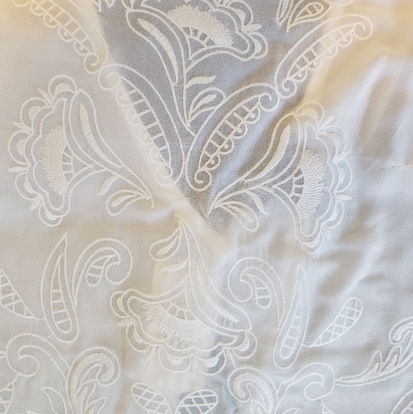 Woven sheer crop top - Picture 3 of 3